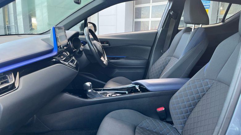 Toyota C-HR 2.0 Hybrid Dynamic 5dr CVT Hybrid Hatchback